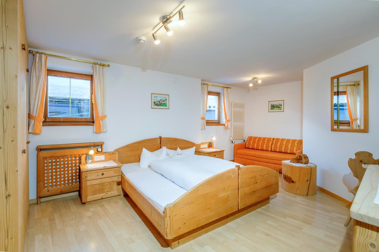 Anigglhof Hotell Malles Venosta Eksteriør bilde